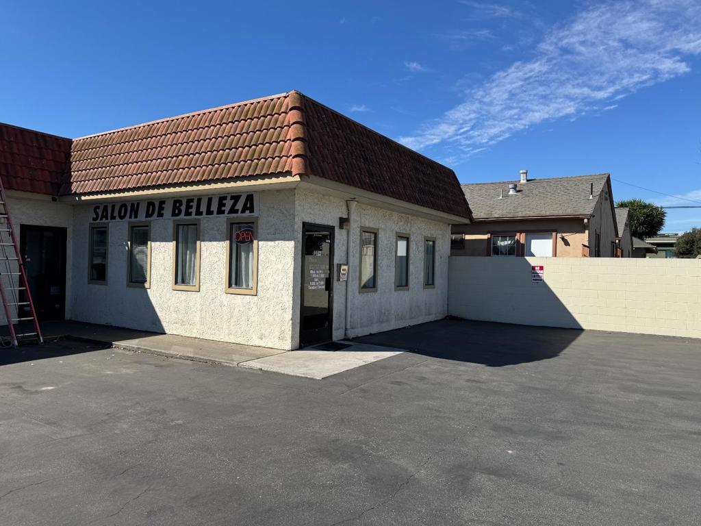 137 E Alisal Street