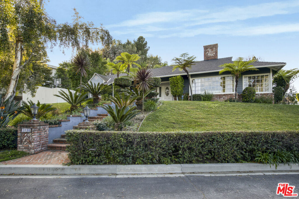 3690 Crownridge Drive