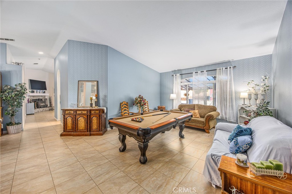 13997 Riverside