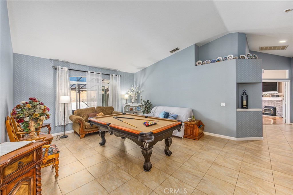 13997 Riverside
