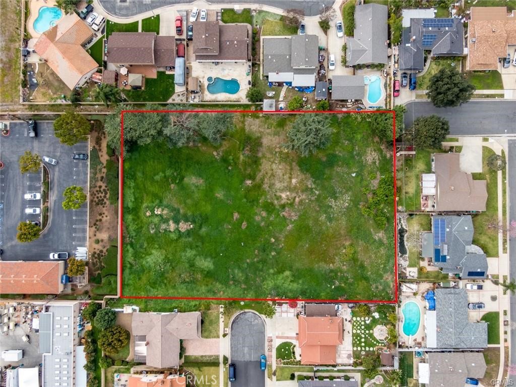 1353 W Arrow