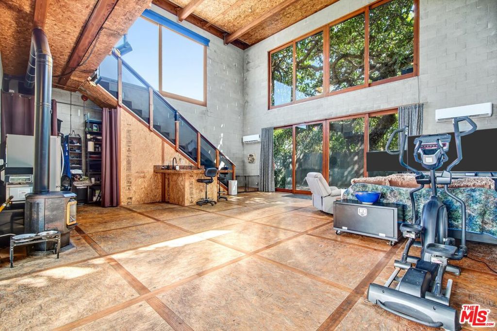 4182 McConnell Boulevard, Culver City CA 90066