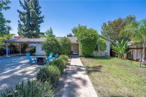 Photo of 15744 Hart Street, Van Nuys, CA 91406 (MLS # SR26127434)