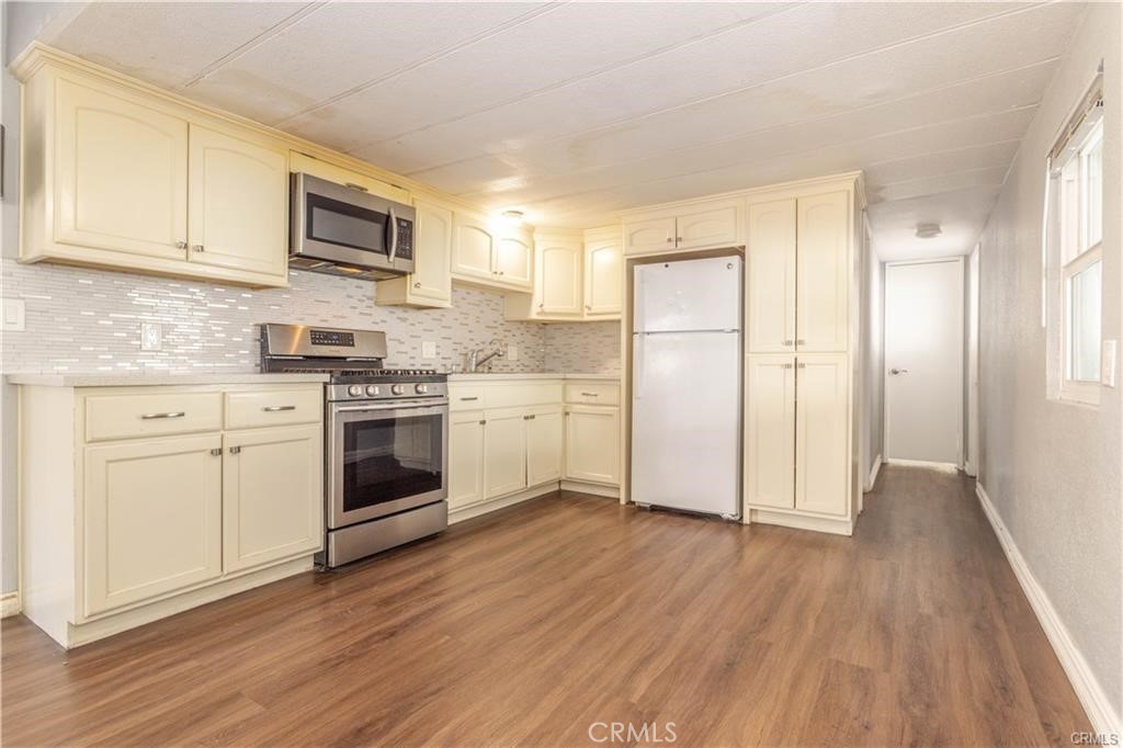 16079 Yarnell Street C15