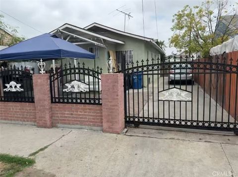 Photo of 917 E 42nd Street, Los Angeles, CA 90011 (MLS # PW25141877)