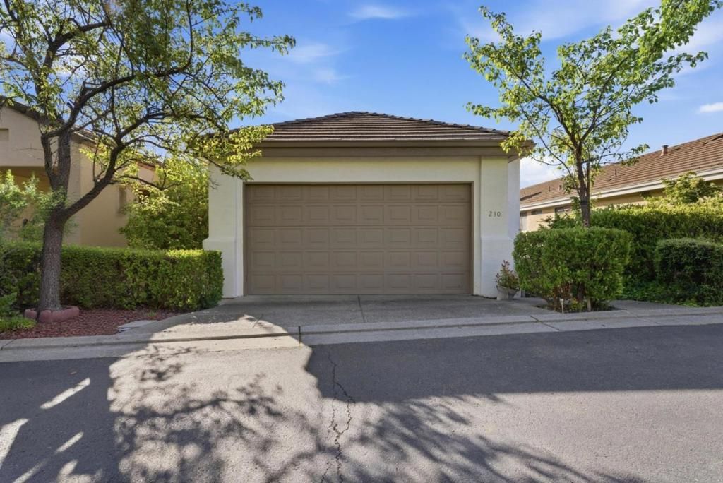 Photo of 230 Lakeridge Way, San Ramon, CA 94582 (MLS # ML82042817)