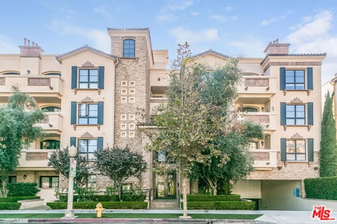 Photo of 12026 Hoffman Street #402, Studio City, CA 91604 (MLS # 26866567)