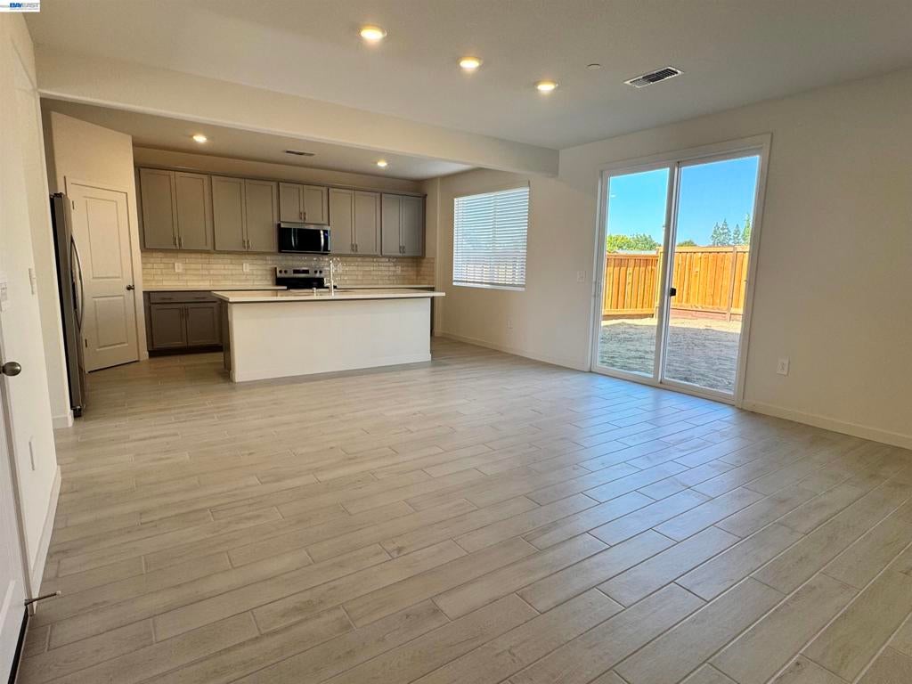 299 Viceroy Way