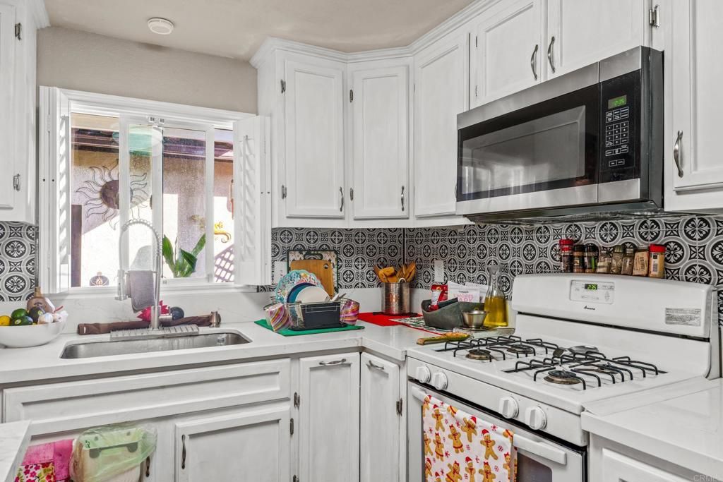 listing image 130724385653422134263