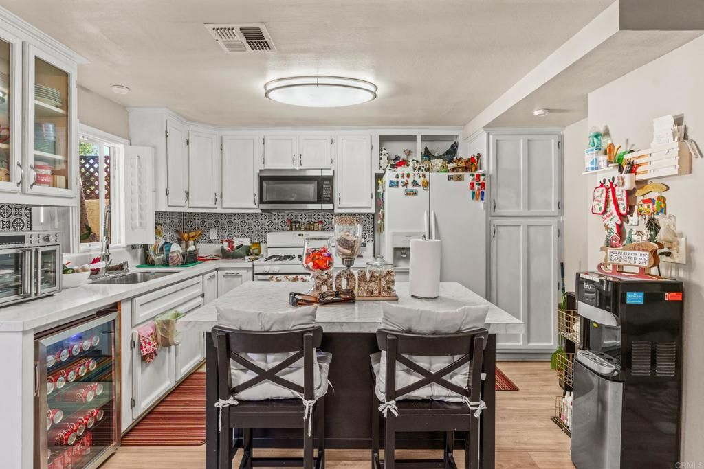 listing image 130720824672549936915
