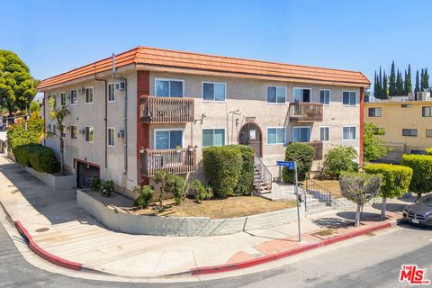 Photo of 13227 Vanowen Street, North Hollywood, CA 91605 (MLS # 26767431)