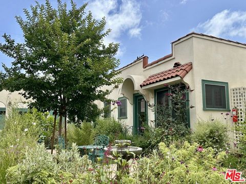 Photo of 750 N Edinburgh Avenue, Los Angeles, CA 90046 (MLS # 26662513)