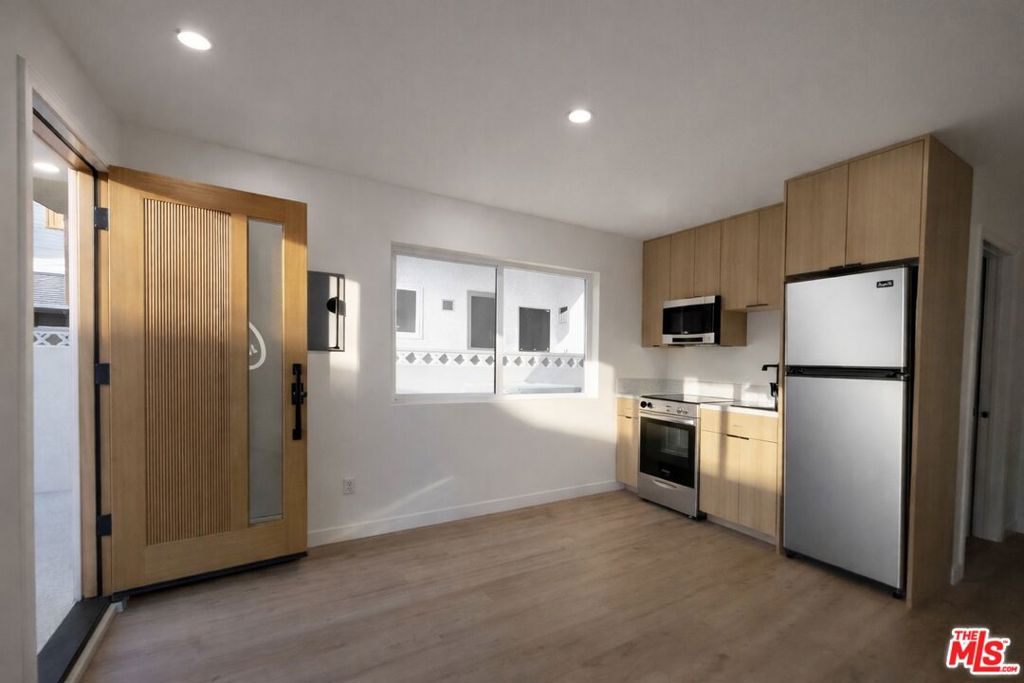 12527 Cranbrook Avenue