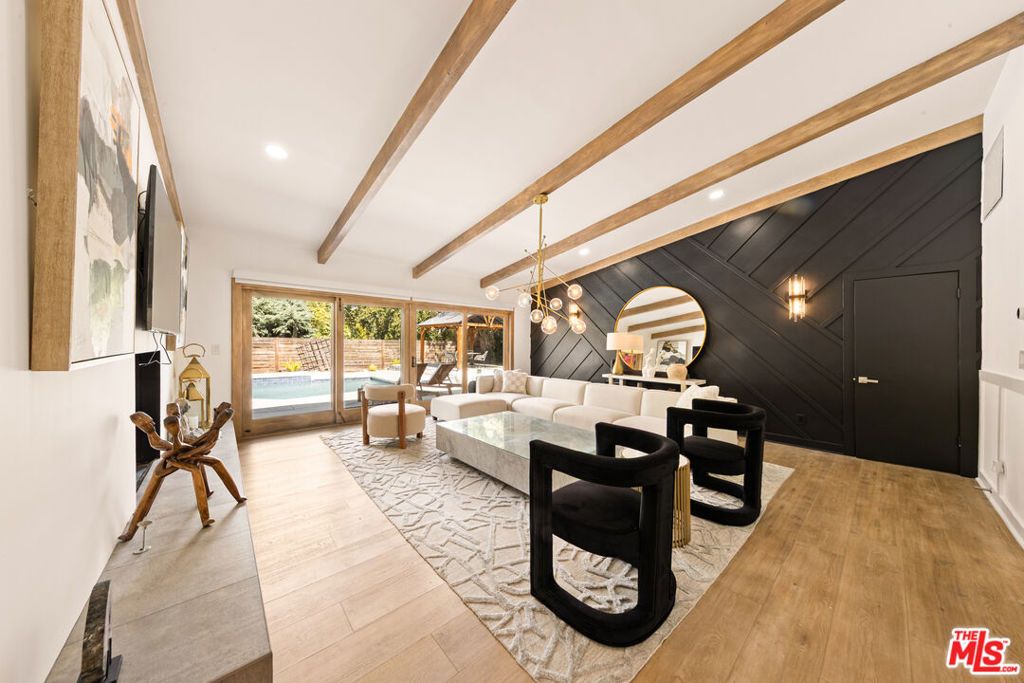 Photo of 24221 Aetna Street, Woodland Hills, CA 91367 (MLS # 25600843)