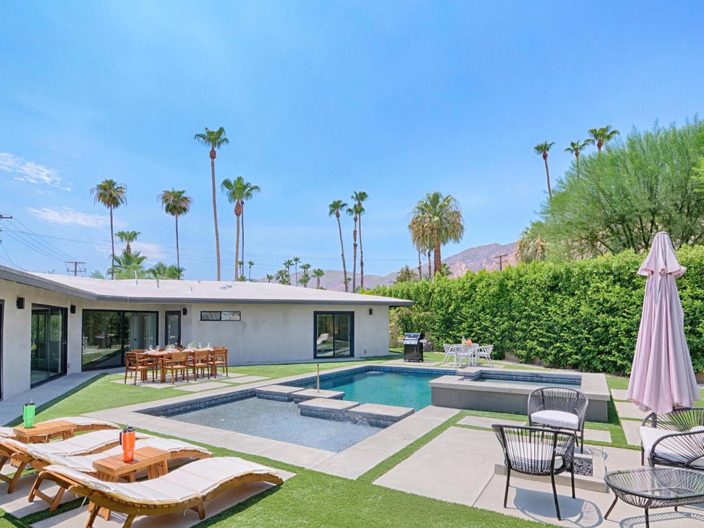 792 E Mesquite Avenue