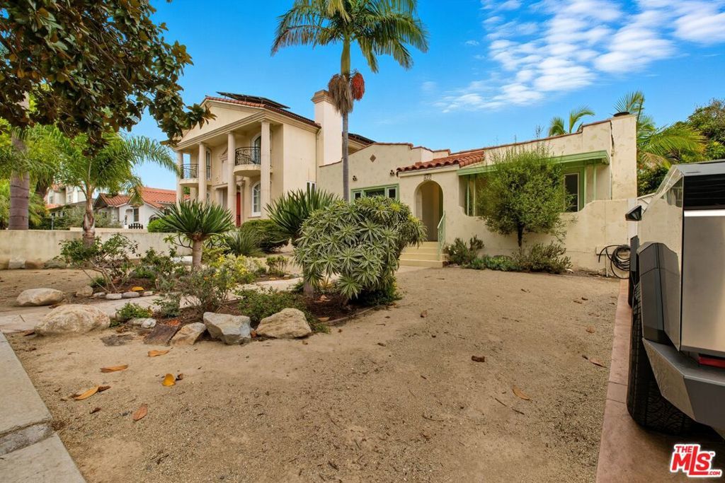 Photo of 427 11th Street, Santa Monica, CA 90402 (MLS # 25613737)