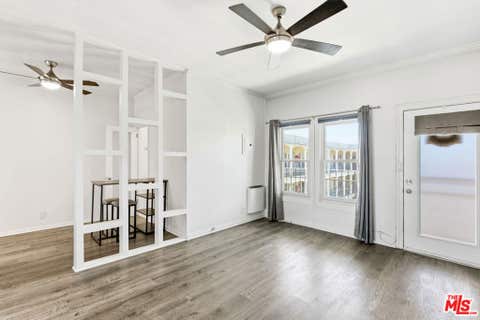 Photo of 4125 S Figueroa Street #403, Los Angeles, CA 90037 (MLS # 26833437)
