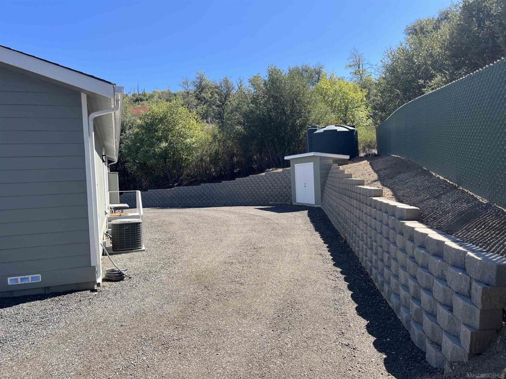 17099 Iron Springs Rd