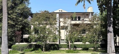 Photo of 1255 S Orange Grove Boulevard #4, Pasadena, CA 91105 (MLS # P1-27320)