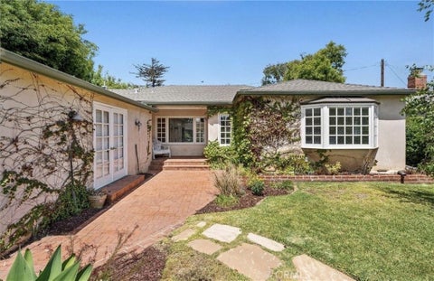 Photo of 7734 Hosford Avenue, Westchester, CA 90045 (MLS # SB26227032)