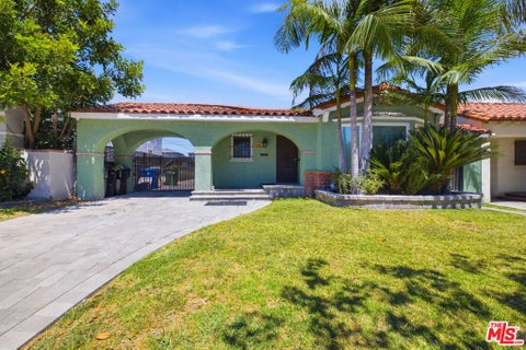 Photo of 3237 W 74th Street, Los Angeles, CA 90043 (MLS # 26874873)