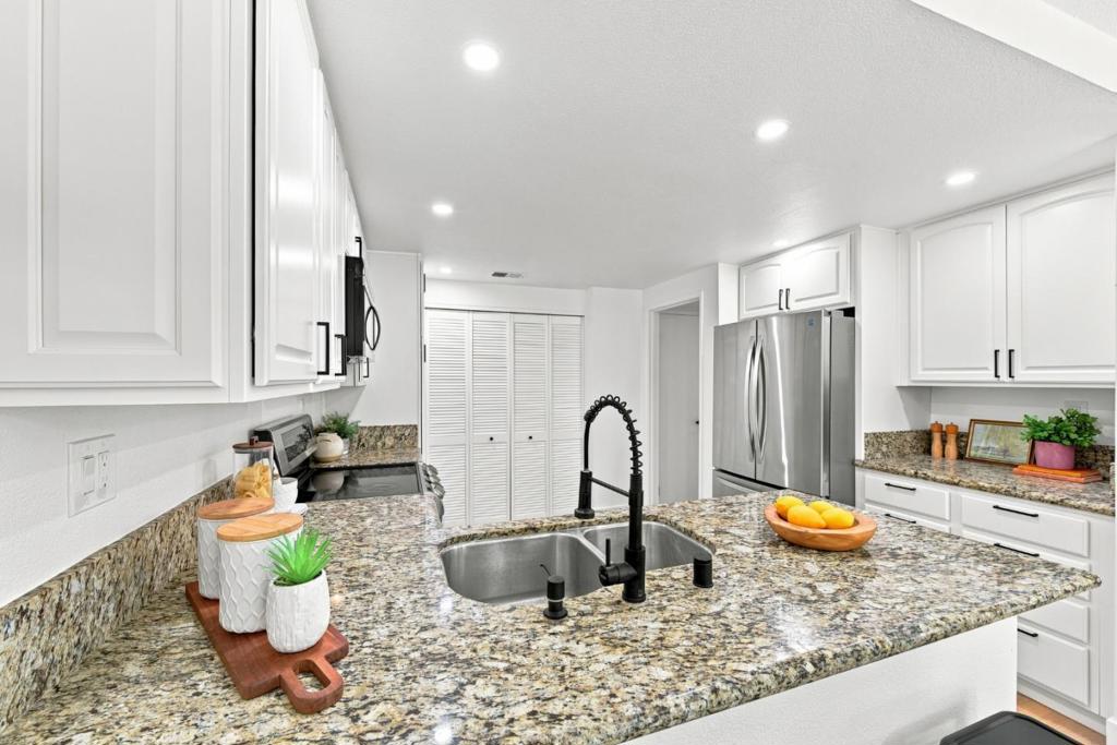 4786 Lago Vista Circle