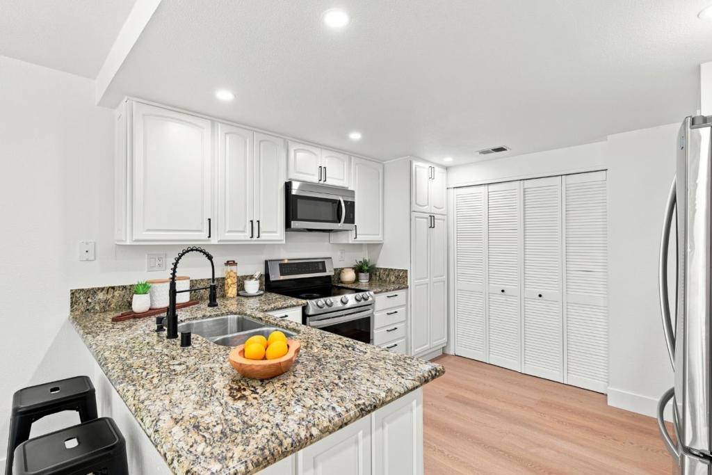 4786 Lago Vista Circle