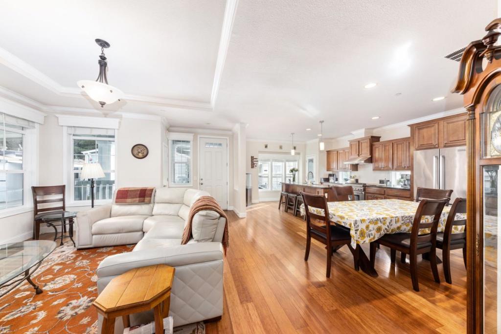 47 Yacht Lane 096