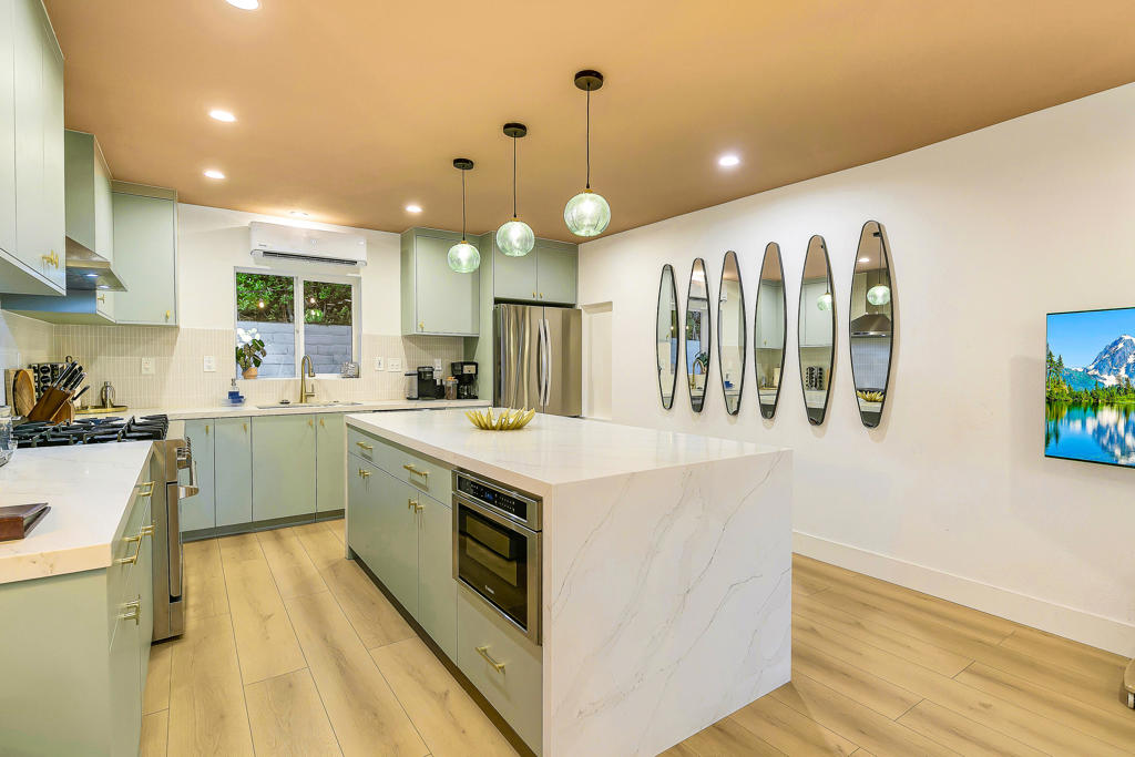 Central Palm Springs - Residential Income