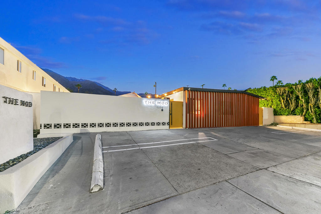 Central Palm Springs - Residential Income