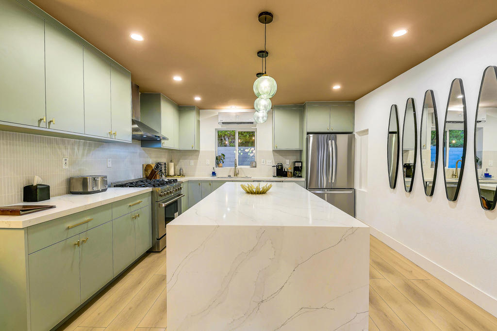 Central Palm Springs - Residential Income