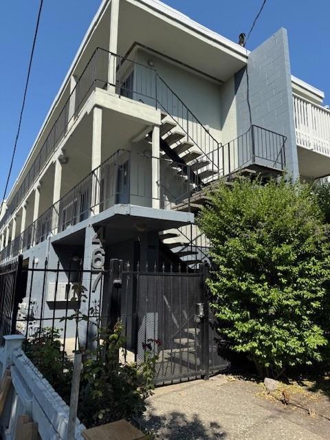 Properties 1 467 Clinton Street 10