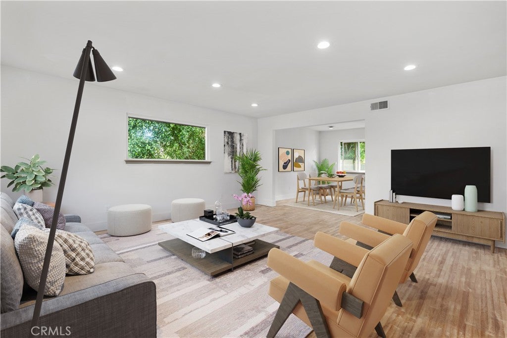 6972 Laurelhurst