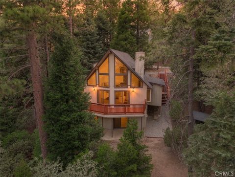 Photo of 27302 Pinewood DR, Lake Arrowhead, CA 92352 (MLS # DW26156814)