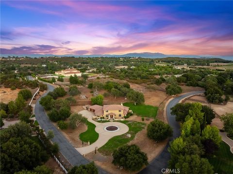19011 Calle Juanito Murrieta CA 92562