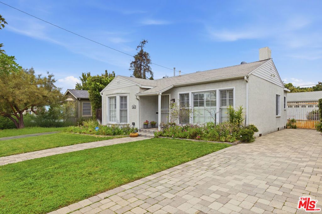 Photo of 2405 33rd Street, Santa Monica, CA 90405 (MLS # 26642839)