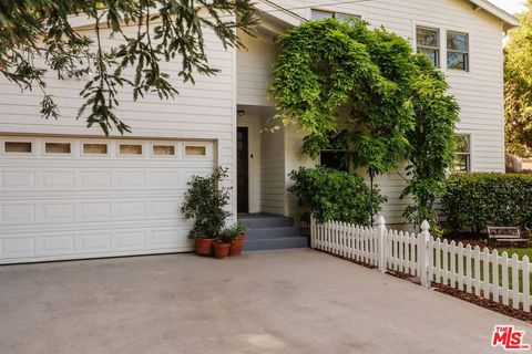 Photo of 1514 Willow Drive, Topanga, CA 90290 (MLS # 26785651)