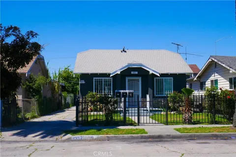431 W 81st St, Los Angeles, CA 90003 - MLS#: DW25243524