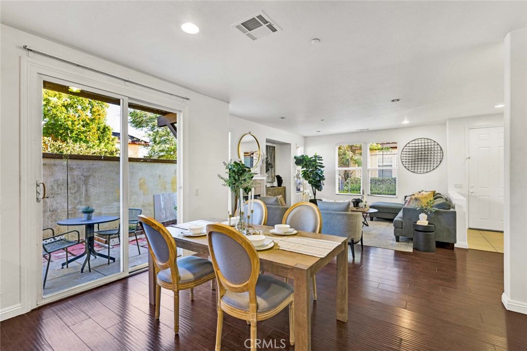 Sienna at Renaissance Plaza - Residential