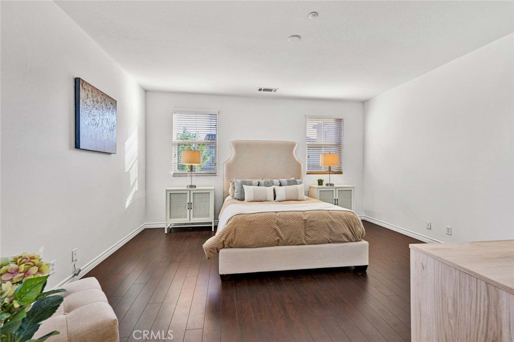 Sienna at Renaissance Plaza - Residential