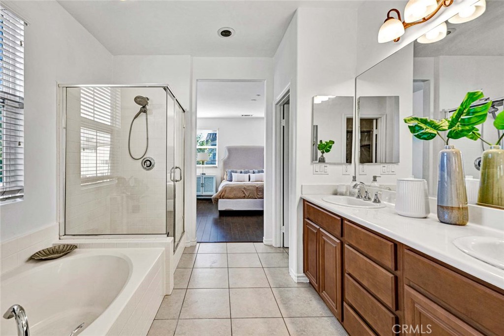 Sienna at Renaissance Plaza - Residential