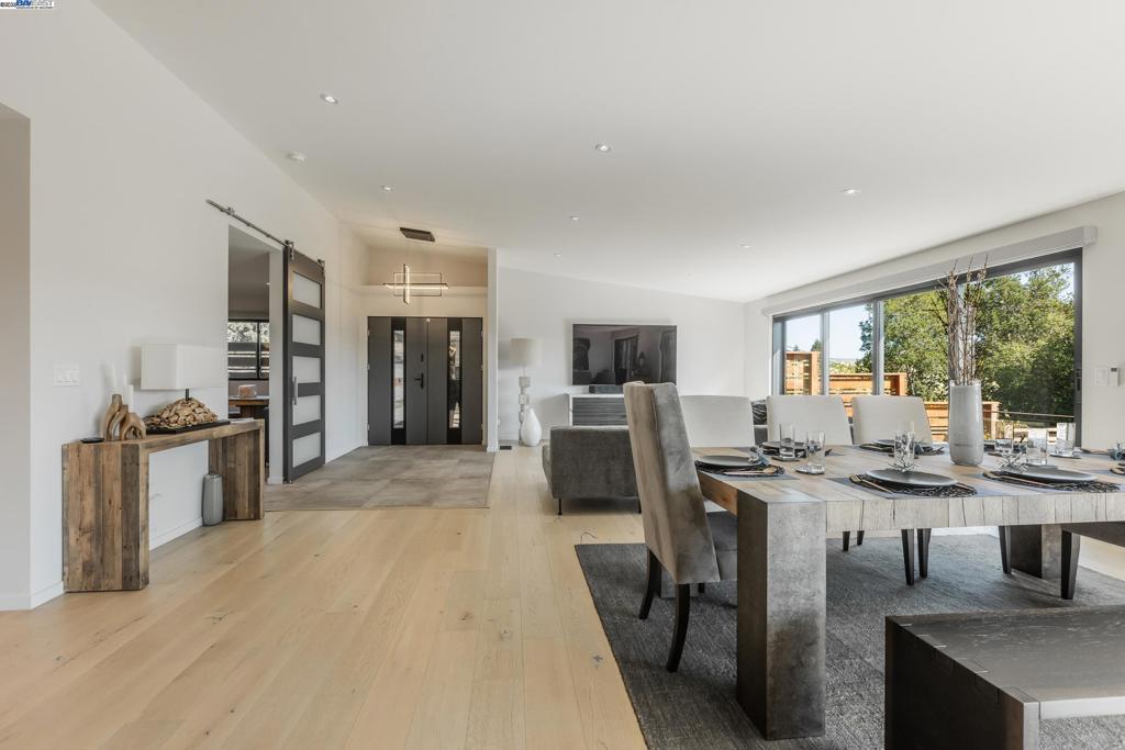 DANVILLE - Residential