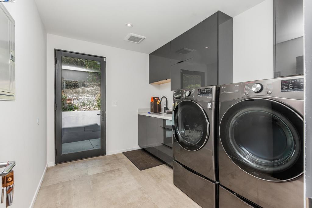 DANVILLE - Residential