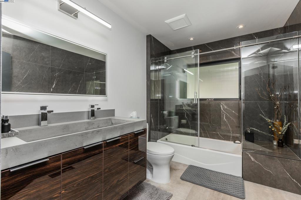 DANVILLE - Residential