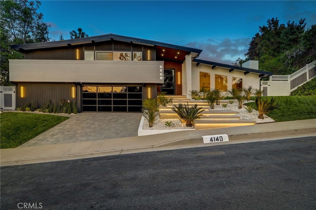 Photo of 4140 Aleman Drive, Tarzana, CA 91356 (MLS # SR26186172)