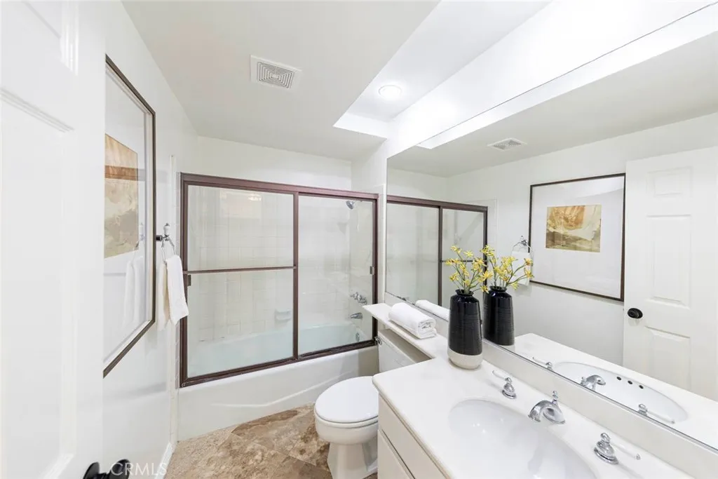 Newport Beach, California 92660, United States, 2 Bedrooms Bedrooms, ,2 BathroomsBathrooms,Residential,Active,161759