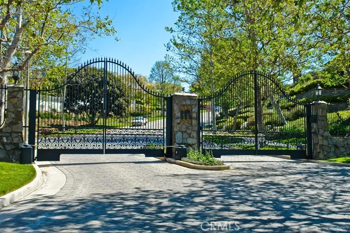 Newport Beach, California 92660, United States, 2 Bedrooms Bedrooms, ,2 BathroomsBathrooms,Residential,Active,161759