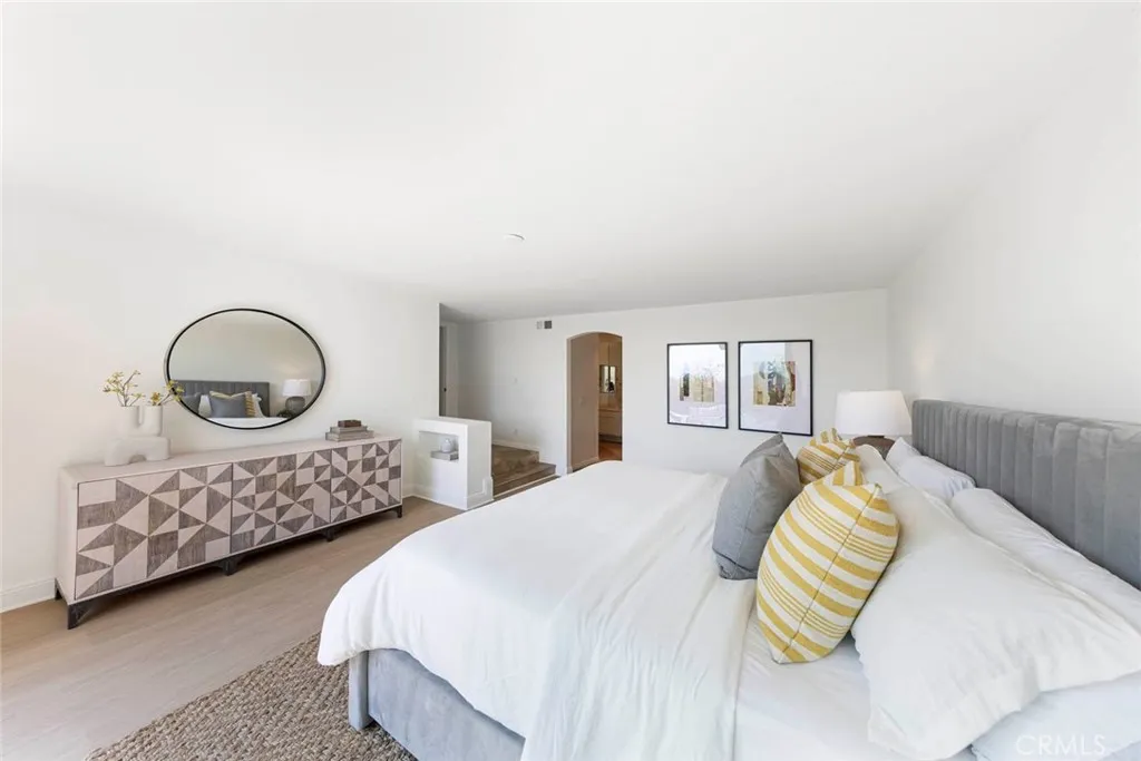 Newport Beach, California 92660, United States, 2 Bedrooms Bedrooms, ,2 BathroomsBathrooms,Residential,Active,161759