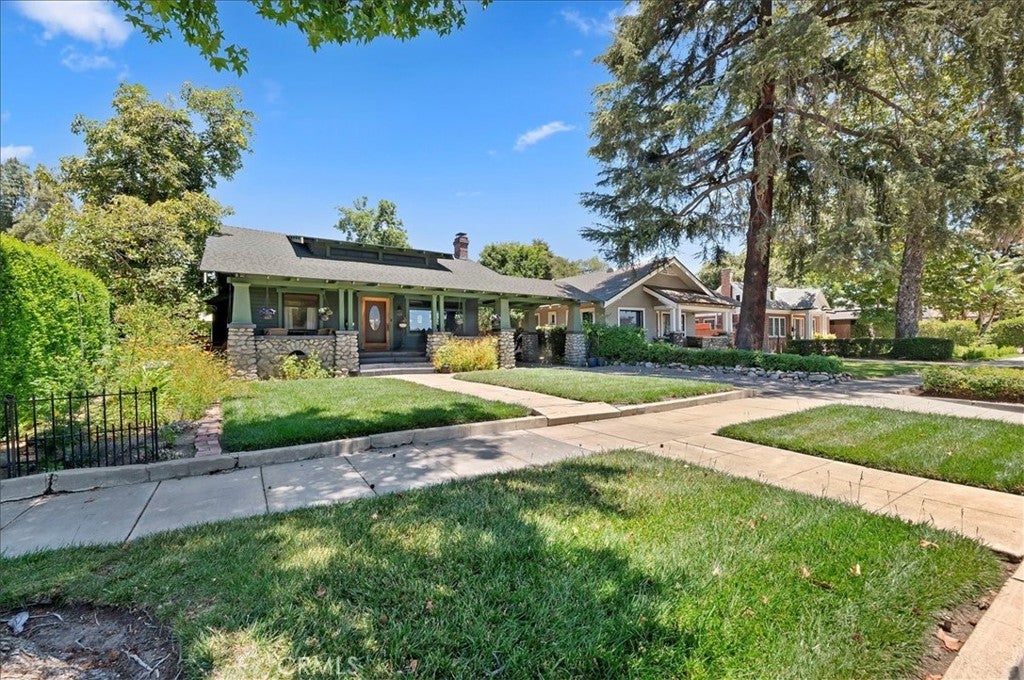 165 E Columbia Avenue