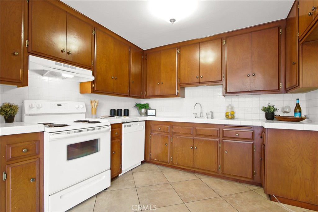 545 Chestnut Avenue 411